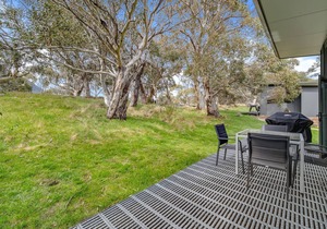 Ecocrackenback 9 'Sustainable chalet close to the slopes.'