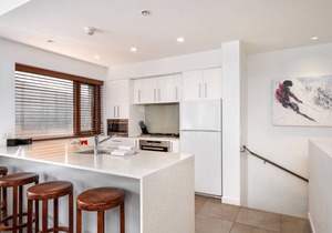 Elevation 7 Luxury accommodation in the village with gas fire