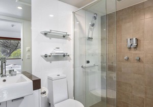 Elevation 7 Luxury accommodation in the village with gas fire