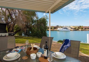 Elouera 23 - Waterfront and Pet-Friendly!