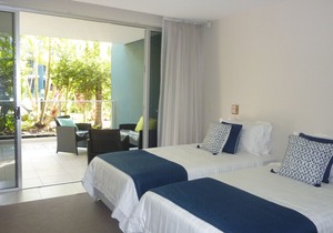 Entire 2BR Apartment - Azzura Greens Hope Island - Fully Furnished