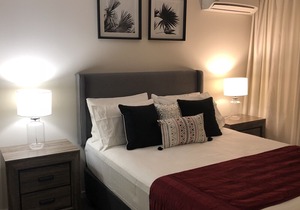 Entire 2BR Apartment - Azzura Greens Hope Island - Fully Furnished