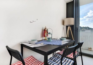 Erskineville Modern 1 Bedroom Apartment close to Sydney CBD