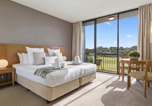 Fairway Views – Moonah Apartment 23