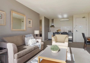 Fairway Views – Moonah Apartment 24