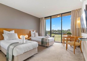 Fairway Views – Moonah Apartment 23