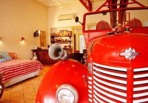 Fire Station Inn - Fire Engine Suite with Spa
