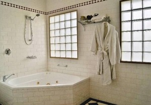 Fire Station Inn - Fire Engine Suite with Spa