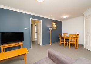 Fully Furnished and Equipped 1 Bedroom Apartment In Hornsby