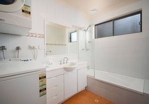 Fully Furnished and Equipped 1 Bedroom Apartment In Hornsby