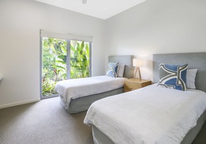 Go with the flow, Noosa Sound