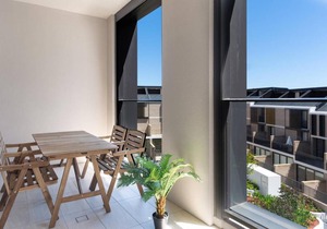 Gorgeous two bedrooms apartment close to CBD