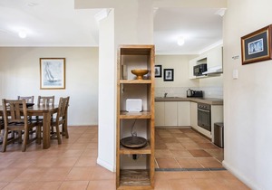 Great value 2 bedroom apartment in the heart of South Fremantle