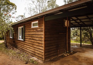 Gum Grove Chalets - Tuart