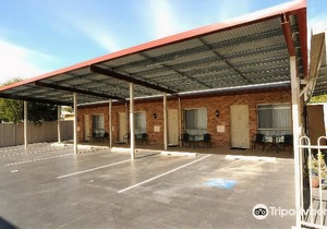 Harvest Lodge Motel