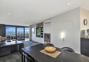 Hearns Beachside Villa 1