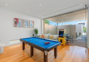 Henley Beachfront Luxury Home With Private Pool, Spa And Sauna!