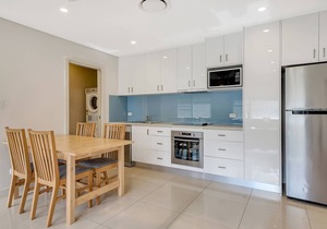 HOLIDAY COTTAGE NEAR COOGEE BEACH