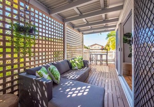 Hume Street 22, Golden Beach