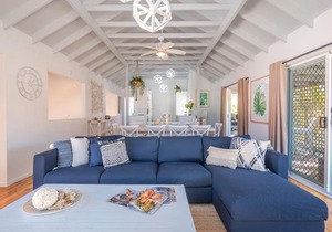 Hume Street 22, Golden Beach
