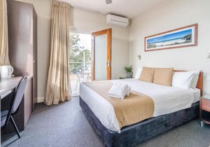 Huskisson Hotel