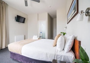 Huskisson Hotel