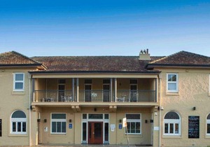 Huskisson Hotel
