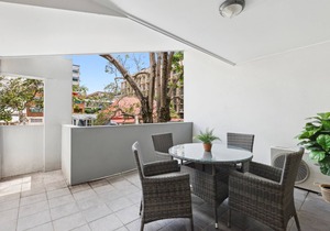 Inner-City 2-Bed with Balcony & Undercover Parking