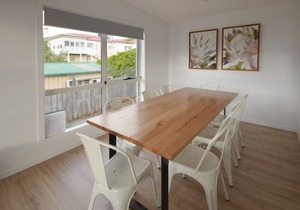 Kangaroo Bay Apartments