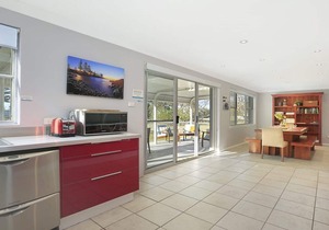Kendalls Two - walking distance to shops and cafes