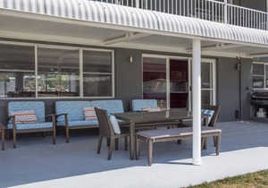 Kendalls Two - walking distance to shops and cafes