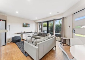 Khione 6 - 2BR Modern Townhouse l Spa Bath l WiFi l Air-Con l BBQ
