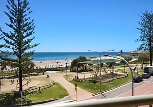 Kingston Court unit 11 - Beachfront unit easy walk to clubs, cafes and restaurants