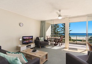 Kingston Court unit 11 - Beachfront unit easy walk to clubs, cafes and restaurants