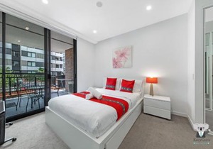 KOZYGURU Penrith Cosy 2BED 2BATH APT + FREE Parking NPE081