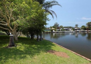 Lake House On Elouera