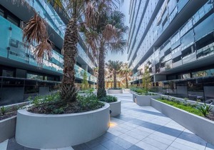 Luxury 2BR Yarra River Views WIFI-Netflix-Pool-Gym