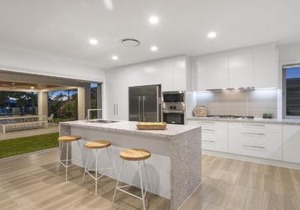 Luxury Canal Front Holiday House
