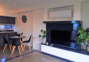 LUXURY, MODERN & CENTRAL - YOU GET THE WHOLE 3 LEVEL APARTMENT!