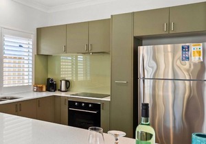 Luxury Ocean Front 3BR Home in Central Victor Harbor