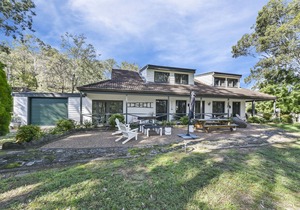 Luxury self-contained homestead and a farm full of beauty and adventure