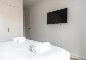 Luxury spacious 2 Bedroom Fitzroy Apartment