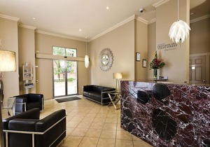 Majestic Old Lion Apartments