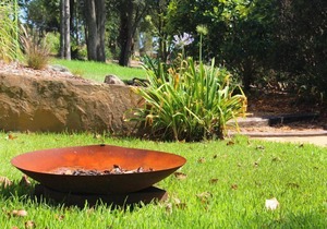 Mansfield on the Manning Wattle Cottage- country cottage on riverfront property