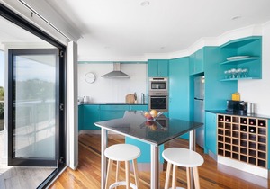 MODERN BEACH HOME / STUNNING VIEW / GREAT GARDEN