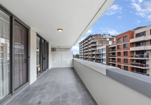 Modern & Cosy 2-Bedroom Apartment Hornsby