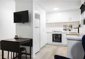 Modern & Cosy Courtyard | Glenelg North| 2 bdrm