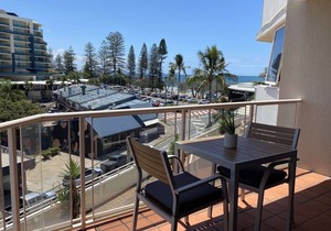 Mooloolaba Beachfront Apartment