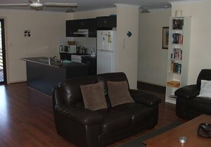 Newell - Family Accomodation-By The Beach