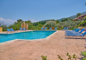 Nikos Kalamaki Corfu in Apraos
